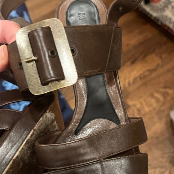 MARNI 38 Elegant Brown Leather Sandals - Picture 2 of 4